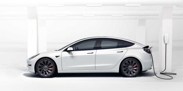 Tesla Model 3 charge borne recharge batterie