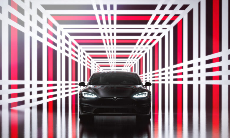 WF Tesla Model S noire couloir Plaid